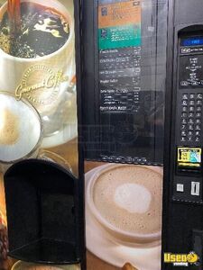 2004 673 Coffee Vending Machine 2 Illinois for Sale