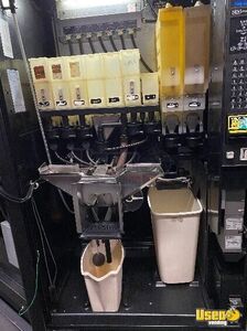 2004 673 Coffee Vending Machine 3 Illinois for Sale