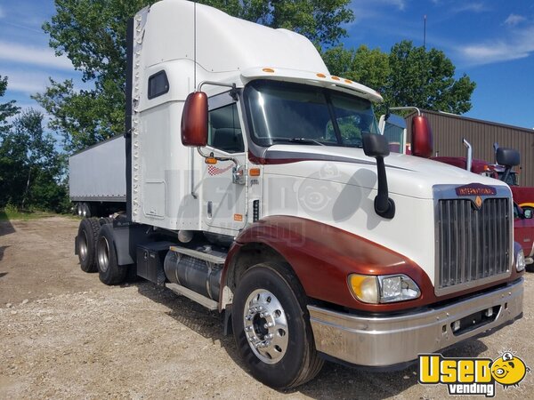 2004 9400 International Semi Truck Wisconsin for Sale