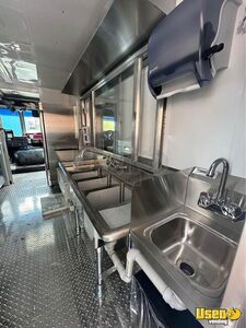 2004 All-purpose Food Truck Stainless Steel Wall Covers Kansas Diesel Engine for Sale