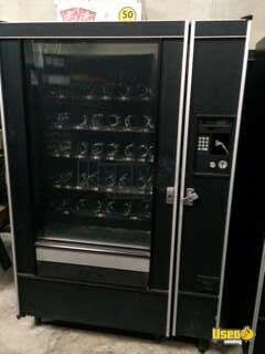 2004 A/p 320 Soda Vending Machines Illinois for Sale