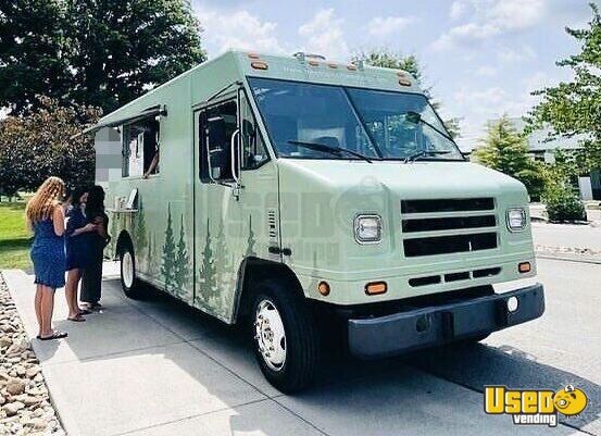 2004 Box Truck Coffee & Beverage Truck Tennessee Diesel Engine for Sale