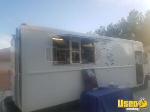 2004 Box Truck Diesel Truck Stepvan Kitchen Food Truck All-purpose Food Truck Nevada for Sale