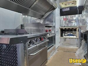 2004 Bustaurant Kitchen Food Truck All-purpose Food Truck Upright Freezer New York for Sale