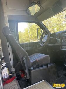 2004 C5500 Pet Care / Veterinary Truck Interior Lighting Missouri Diesel Engine for Sale