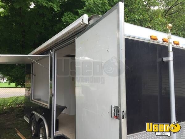 2004 Catering Trailer Refrigerator Michigan for Sale