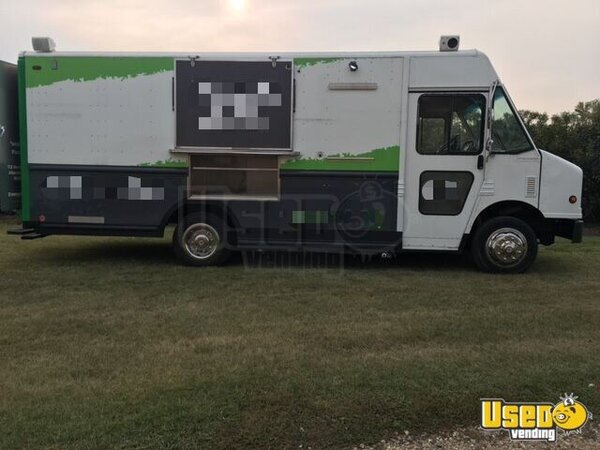 2004 Chassis M Line Step Van Kitchen Food Truck All-purpose Food Truck North Dakota Diesel Engine for Sale