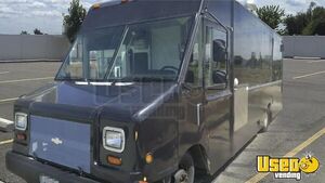 2004 Chevy Workhorse All-purpose Food Truck California Gas Engine for Sale