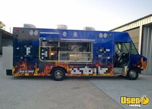 2004 Chevy Workhorse All-purpose Food Truck Texas Gas Engine for Sale