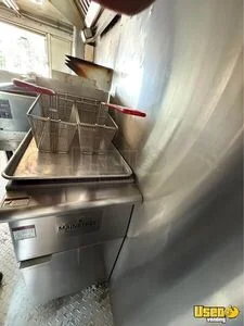 2004 E350 All-purpose Food Truck Stainless Steel Wall Covers Virginia Gas Engine for Sale