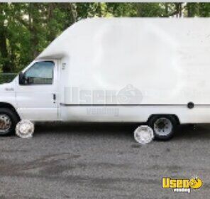 Well Equipped - 2004 Ford E350 Cutaway Pet Grooming Truck for Sale in Virginia!