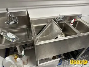 2004 E350 Kitchen Food Truck All-purpose Food Truck Flatgrill Tennessee Gas Engine for Sale