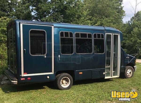 2004 E450 Shuttle Bus West Virginia Gas Engine for Sale