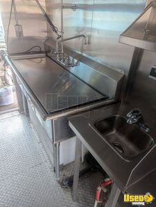 2004 E450 Step Side All-purpose Food Truck Oven Northwest Territories Gas Engine for Sale