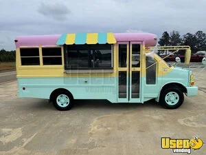 2004 Chevrolet Express 2500 Ice Cream Truck Mobile Vending Unit for Sale in Georgia!