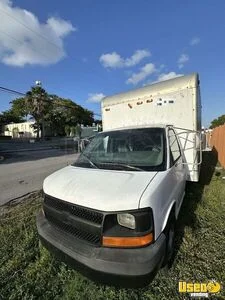 2004 Express Box Truck All-purpose Food Truck Electrical Outlets Florida Gas Engine for Sale