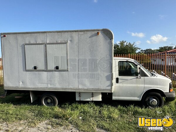 2004 Express Box Truck All-purpose Food Truck Florida Gas Engine for Sale