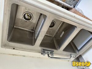 2004 Express Box Truck All-purpose Food Truck Transmission - Automatic Florida Gas Engine for Sale