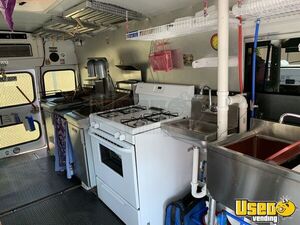 2004 F450 Blue Bird Kitchen Food Truck All-purpose Food Truck Shore Power Cord Illinois Diesel Engine for Sale