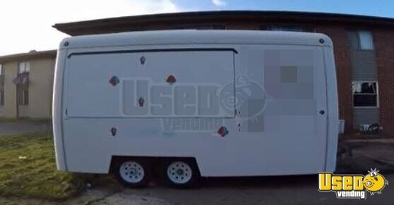 2004 Fibre Core Manufacturing Snowball Trailer Removable Trailer Hitch Wisconsin for Sale