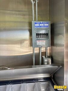 2004 Food Truck All-purpose Food Truck Refrigerator Florida Diesel Engine for Sale