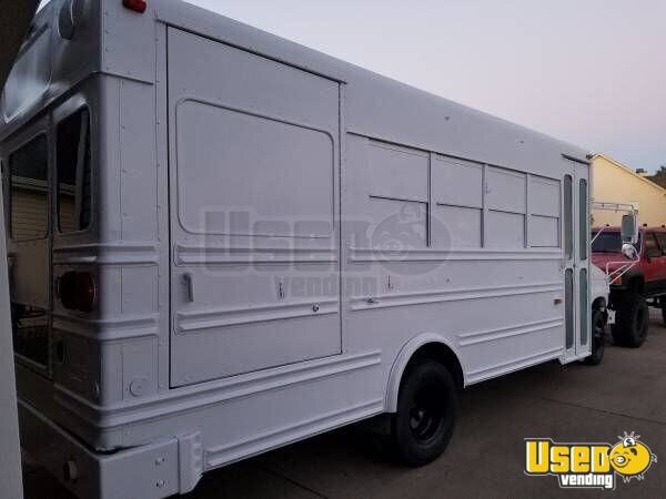 2004 Ford E-450 All-purpose Food Truck Tennessee Diesel Engine for Sale