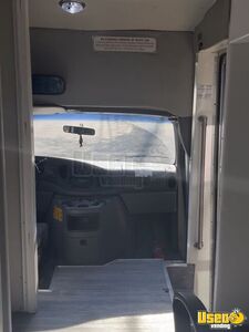 2004 Ford Heavy Duty Mobile Hair Salon Truck Hot Water Heater New York Diesel Engine for Sale