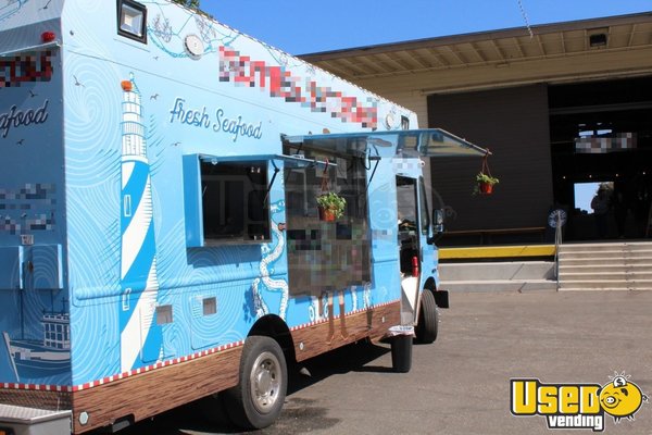 2004 Freightliiner- Mt45 Food Truck California Diesel Engine for Sale 2004 Freightliiner- Mt45 Food Truck California Diesel Engine for Sale