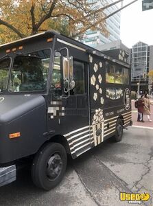 2004 Freightliner Kitchen Food Truck All-purpose Food Truck New Jersey Diesel Engine for Sale