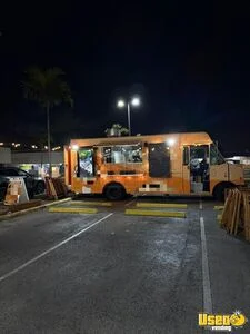 2004 Ft 11000 All-purpose Food Truck Diamond Plated Aluminum Flooring Florida Gas Engine for Sale