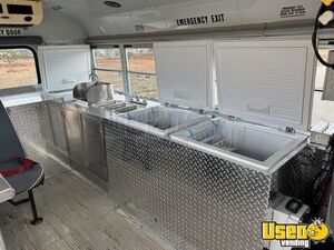 2004 Ice Cream Truck Exterior Customer Counter Georgia Gas Engine for Sale