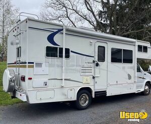 2004 Jayco Mobile Hair Salon Mobile Hair & Nail Salon Truck Air Conditioning Pennsylvania Gas Engine for Sale