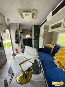 2004 Jayco Mobile Hair Salon Mobile Hair & Nail Salon Truck Awning Pennsylvania Gas Engine for Sale