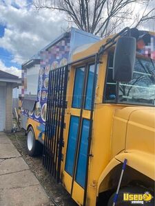 2004 Kitchen Food Truck All-purpose Food Truck Concession Window Texas Diesel Engine for Sale