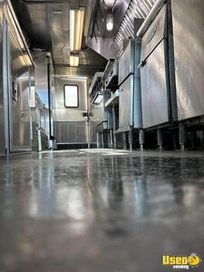 2004 Kitchen Food Truck All-purpose Food Truck Flatgrill California Gas Engine for Sale