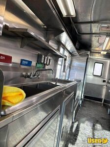 2004 Kitchen Food Truck All-purpose Food Truck Interior Lighting California Gas Engine for Sale