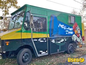 2004 Kitchen Food Truck All-purpose Food Truck New Jersey Diesel Engine for Sale