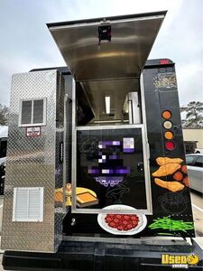 2004 Kitchen Food Truck All-purpose Food Truck Stainless Steel Wall Covers Texas Diesel Engine for Sale
