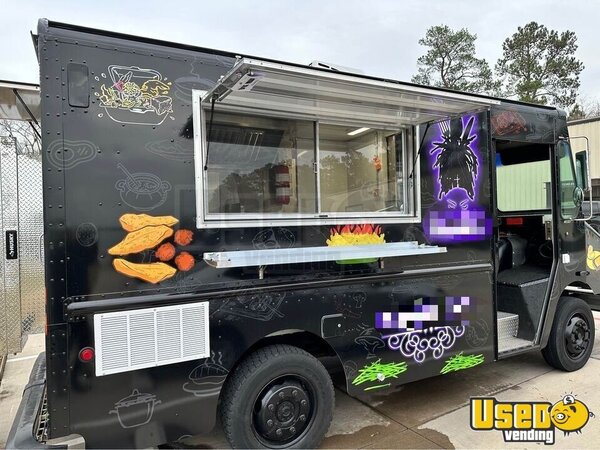 2004 Kitchen Food Truck All-purpose Food Truck Texas Diesel Engine for Sale