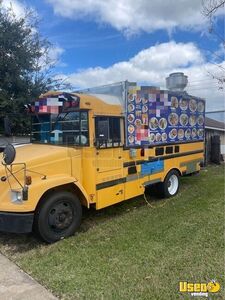 2004 Kitchen Food Truck All-purpose Food Truck Texas Diesel Engine for Sale