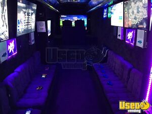 2004 Low Floor Party / Gaming Trailer Breaker Panel Illinois Diesel Engine for Sale