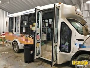 2004 Lx350 Kitchen Food Truck All-purpose Food Truck Georgia Diesel Engine for Sale