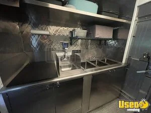 2004 M-line All-purpose Food Truck Microwave New York Diesel Engine for Sale