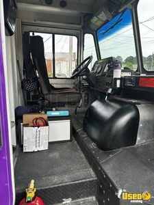 2004 M-line Step Van All-purpose Food Truck Air Conditioning North Carolina Diesel Engine for Sale
