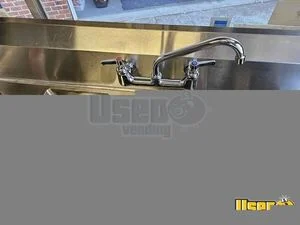 2004 M2 All-purpose Food Truck Electrical Outlets North Carolina Diesel Engine for Sale