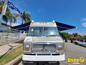 2004 Mt35 Step Van Kitchen Food Truck All-purpose Food Truck Concession Window California Diesel Engine for Sale