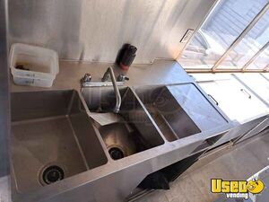 2004 Mt35 Step Van Kitchen Food Truck All-purpose Food Truck Fryer California Diesel Engine for Sale