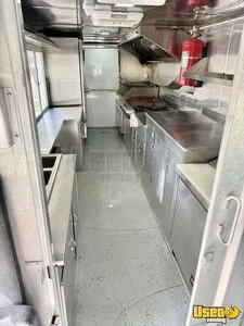 2004 Mt35 Step Van Kitchen Food Truck All-purpose Food Truck Refrigerator Mississippi Diesel Engine for Sale