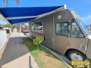 2004 Mt35 Step Van Kitchen Food Truck All-purpose Food Truck Surveillance Cameras California Diesel Engine for Sale