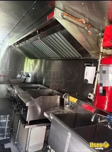 2004 Mt45 All-purpose Food Truck Stainless Steel Wall Covers New York Diesel Engine for Sale